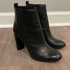 Vince Camuto Pull On Black Ankle Boots Size 8